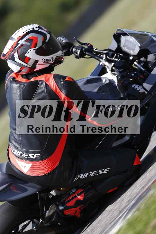 /44 09.08.2025 Plüss Moto Sport ADR/Freies Fahren/backside